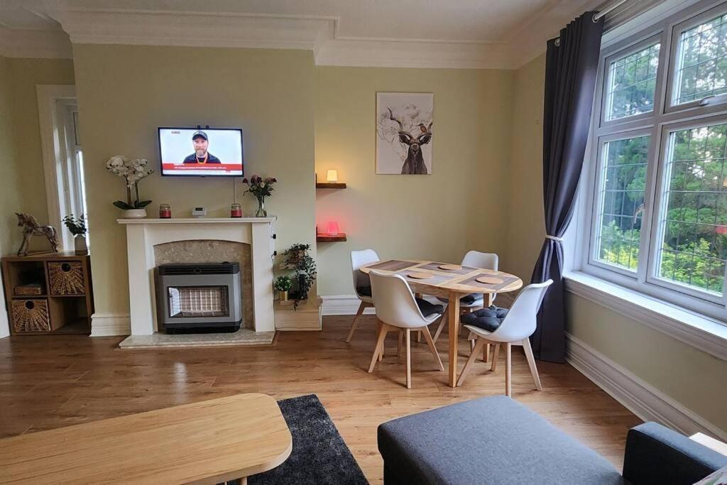 Spacious Guest Flat Near Roundhay Park Leeds  Exterior photo