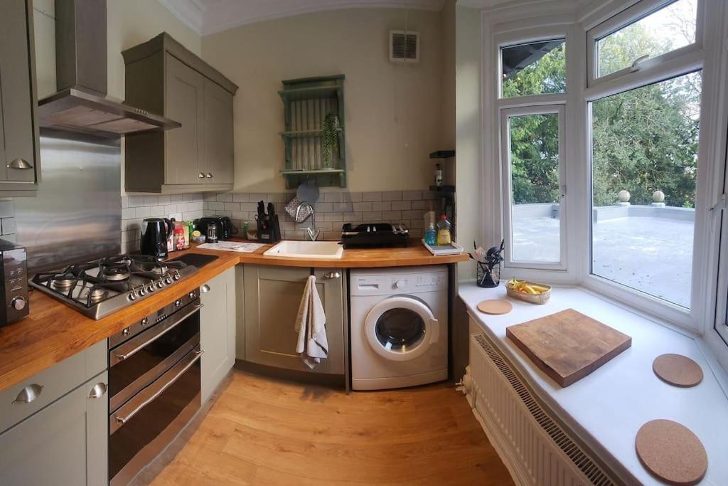 Spacious Guest Flat Near Roundhay Park Leeds  Exterior photo
