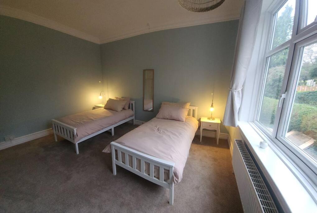 Spacious Guest Flat Near Roundhay Park Leeds  Exterior photo