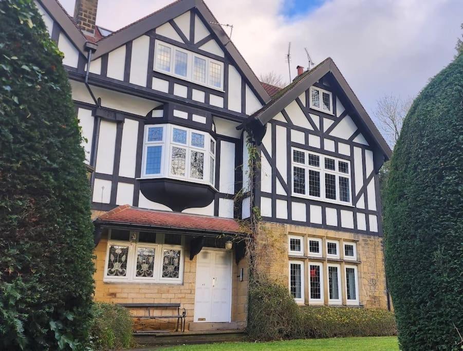 Spacious Guest Flat Near Roundhay Park Leeds  Exterior photo